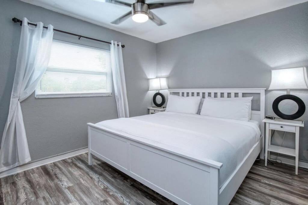 Sunset Beach Suites At Madeira Beach! Pet Friendly With Summer Breezes! - Suite 6 St. Pete Beach Exterior foto