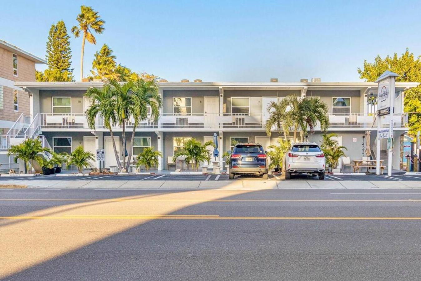 Sunset Beach Suites At Madeira Beach! Pet Friendly With Summer Breezes! - Suite 6 St. Pete Beach Exterior foto